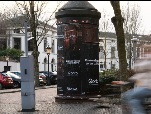 Plakat i bymiljø